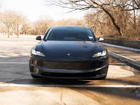 Used 2025 Tesla Model 3 Long Range image 3