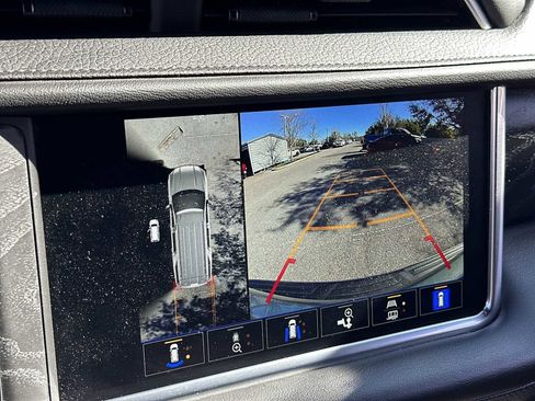 Used 2024 GMC Yukon XL Denali image 22