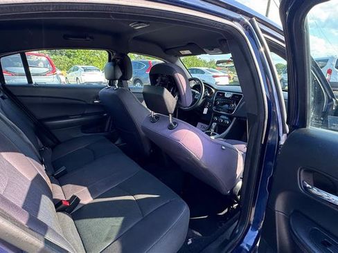 Used 2014 Chrysler 200 LX FWD image 33
