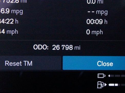 Certified 2023 Volvo S60 T8 Plus image 5