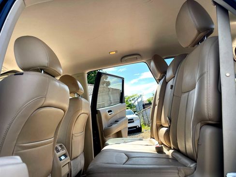 Used 2014 Nissan Pathfinder SL w/ SL Tech Package image 16