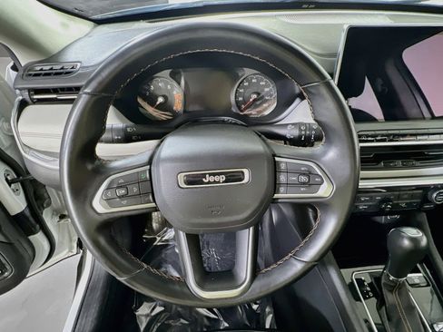 Used 2022 Jeep Compass Limited w/ Sun and Sound Group AWD/4WD image 11