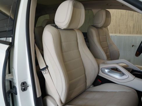 Used 2022 Mercedes-Benz GLS 580 4MATIC image 31