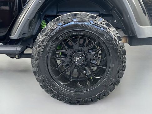 Used 2020 Jeep Gladiator Sport w/ Quick Order Package 24S image 33