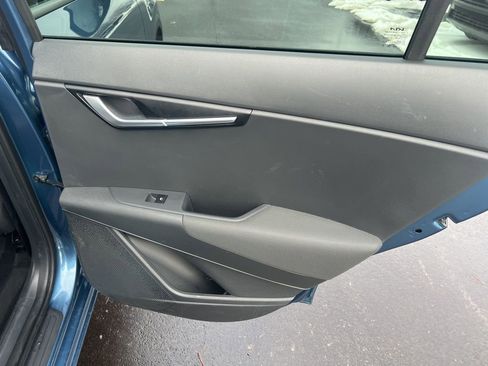 Certified 2024 Kia Niro EX image 16