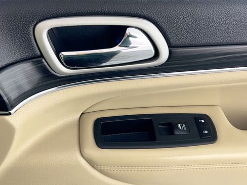 Used 2020 Jeep Grand Cherokee Limited image 31