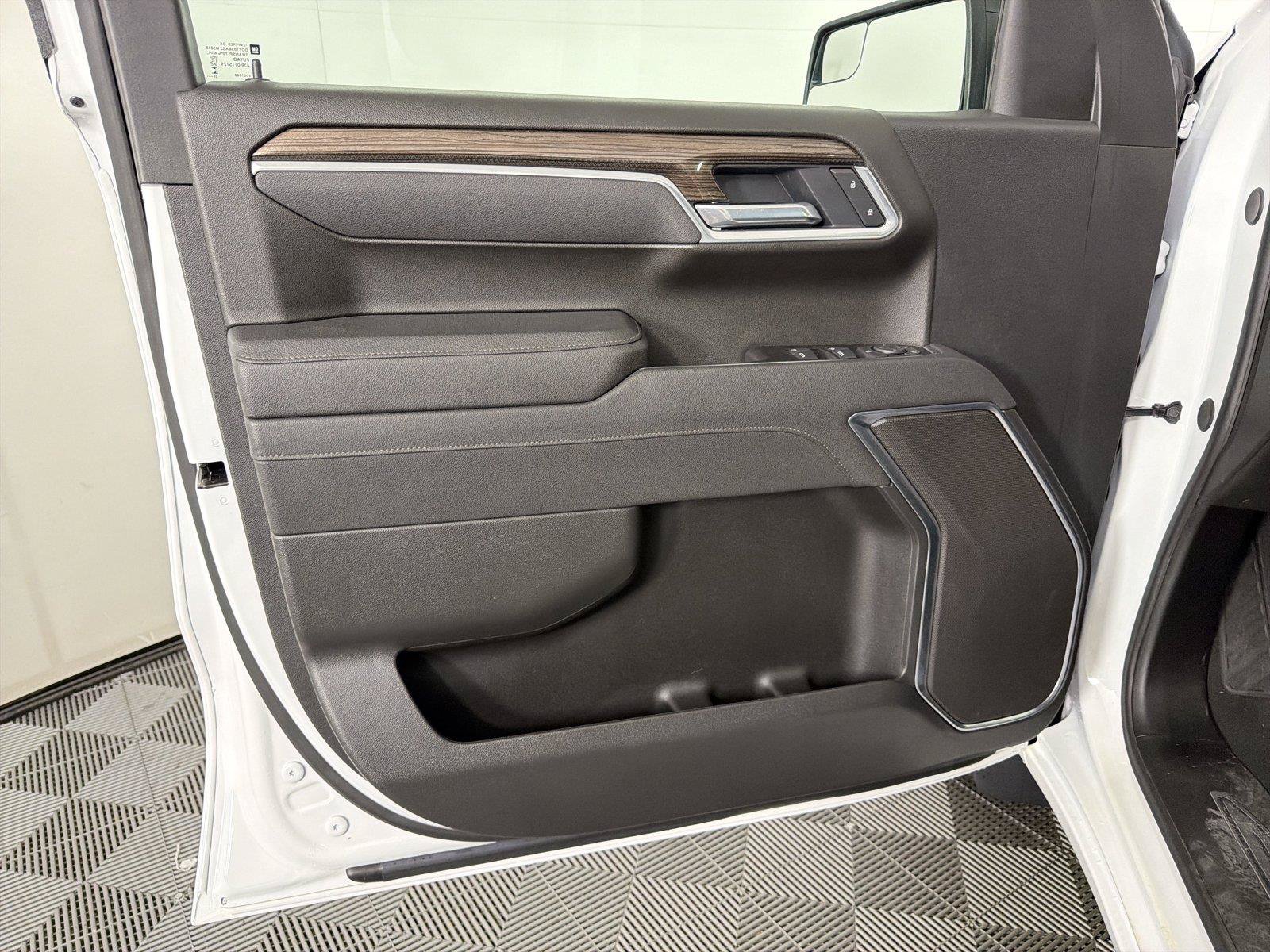 Used 2026 Chevrolet Silverado 1500 RST AWD/4WD image 8