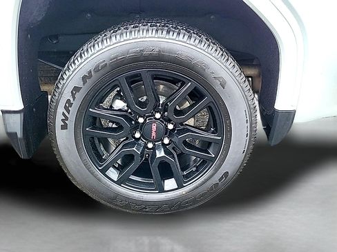 Used 2024 GMC Sierra 1500 Elevation w/ Elevation Premium Package AWD/4WD image 9