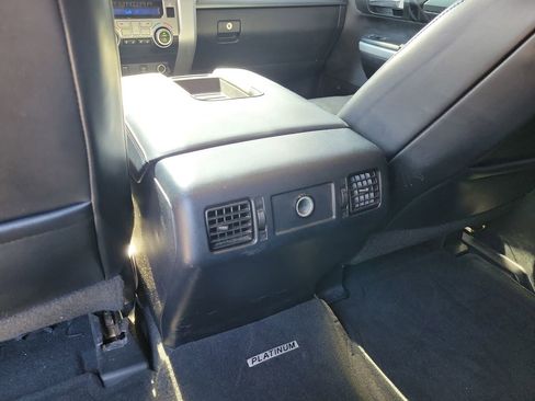 Used 2019 Toyota Tundra Platinum image 10
