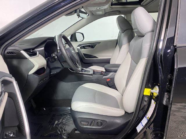 Certified 2020 Toyota RAV4 Limited w/ Limited Grade Weather Package AWD/4WD image 10