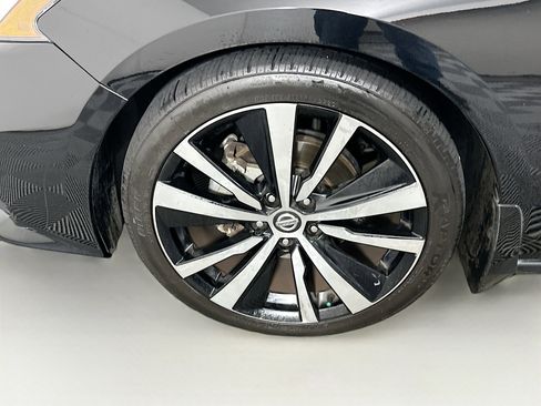 Used 2019 Nissan Altima 2.5 SR image 11