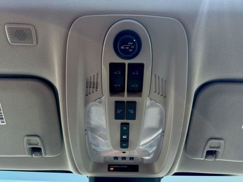 Used 2017 Chevrolet Equinox LT w/ Convenience Package FWD image 34