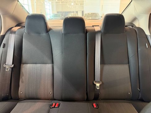 Used 2025 Nissan Sentra SV FWD image 32