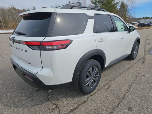 New 2026 Nissan Pathfinder SV image 7