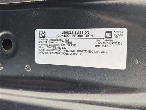 Used 2025 Chevrolet Tahoe LT RWD image 13