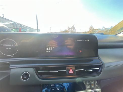 Used 2024 Kia Seltos SX w/ SX Sunroof Package image 16