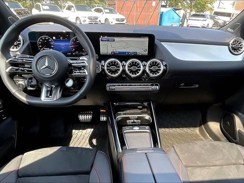 Used 2025 Mercedes-Benz GLA 35 AMG 4MATIC image 13