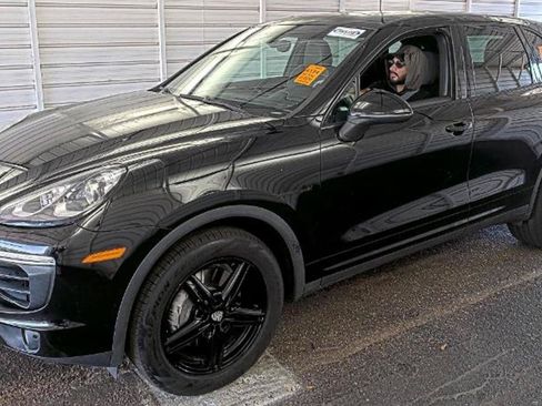 Used 2016 Porsche Cayenne Diesel AWD/4WD image 1
