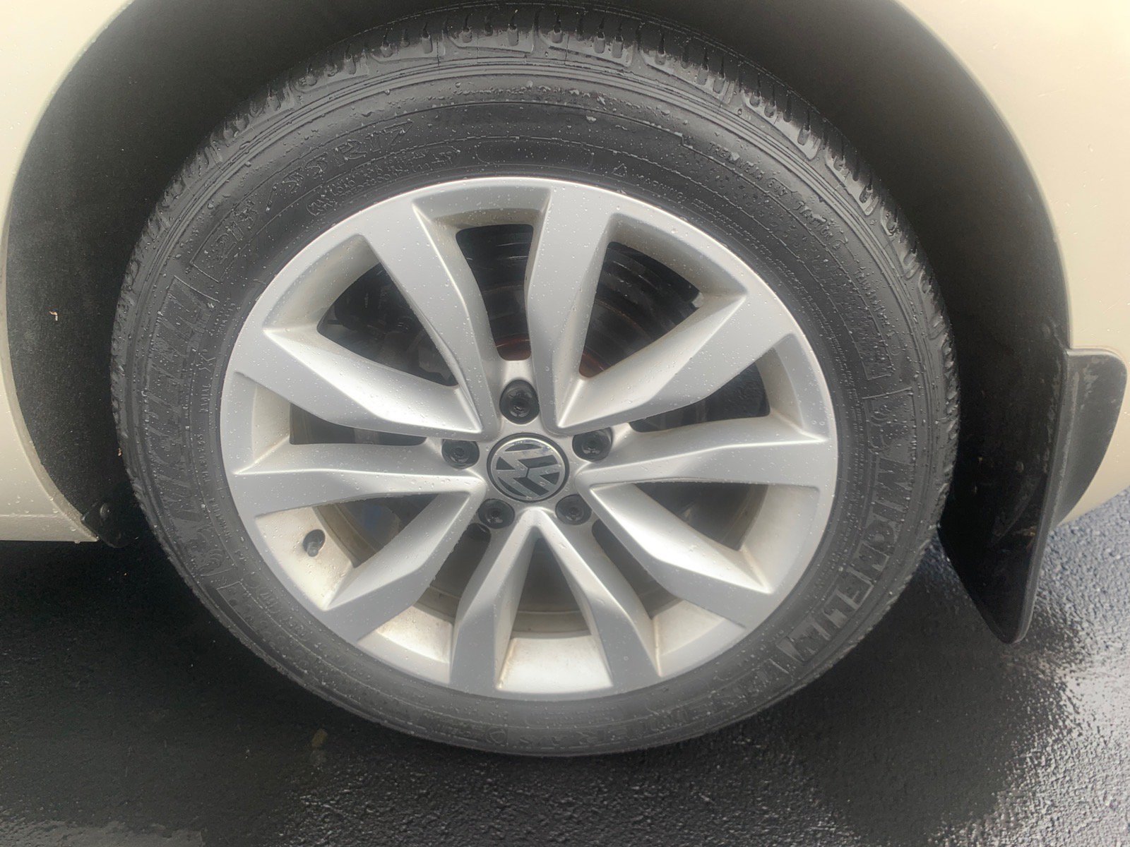 Used 2015 Volkswagen Beetle TDI FWD image 5