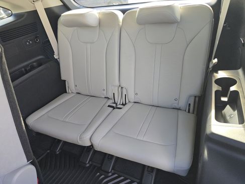 New 2026 Kia Sorento S image 8