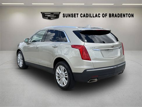 Used 2017 Cadillac XT5 Premium Luxury FWD image 5