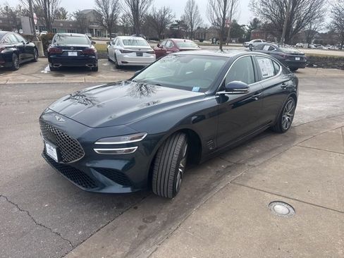 Used 2025 Genesis G70 2.5T image 7