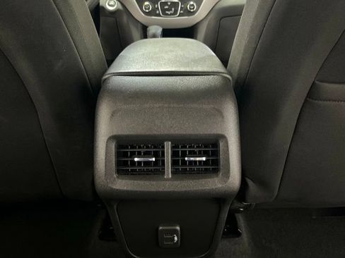 Used 2024 Chevrolet Equinox LS FWD image 18