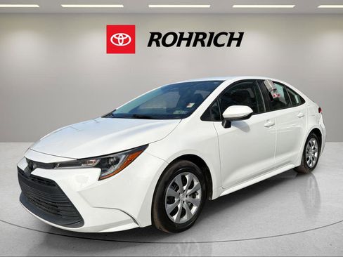 Used 2023 Toyota Corolla LE image 1