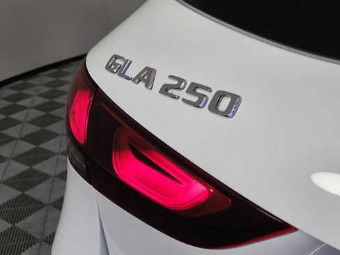 Used 2022 Mercedes-Benz GLA 250 image 11