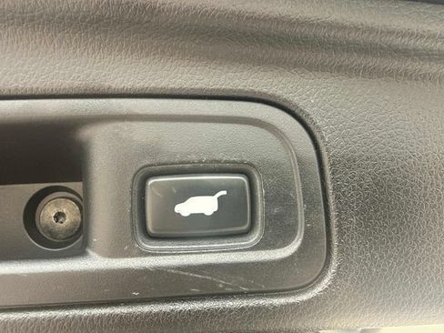 Used 2016 Honda Pilot Touring image 24