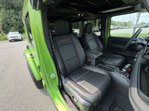 Used 2025 Jeep Wrangler Unlimited Rubicon AWD/4WD image 24