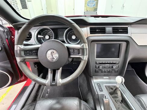 Used 2010 Ford Mustang Shelby GT500 RWD image 28