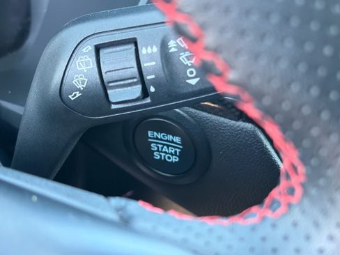 Used 2025 Ford Escape ST-Line FWD image 23