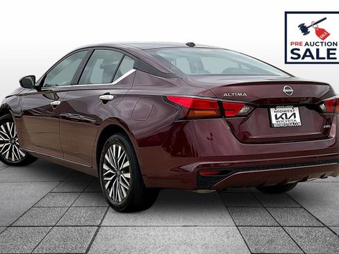 Used 2025 Nissan Altima 2.5 SV AWD/4WD image 12