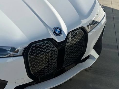Used 2022 BMW iX xDrive50 w/ Premium Package AWD/4WD image 11