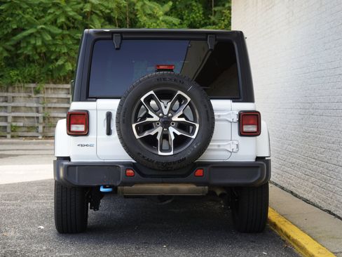 Used 2024 Jeep Wrangler Unlimited AWD/4WD image 6
