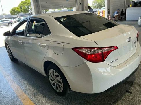 Used 2018 Toyota Corolla image 3
