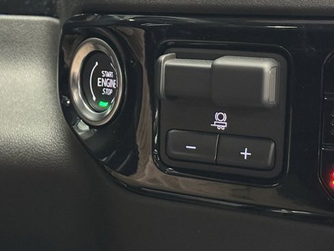 Used 2024 Chevrolet Silverado 1500 LTZ w/ LTZ Convenience Package II image 33