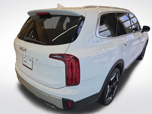 Certified 2024 Kia Telluride S FWD image 7