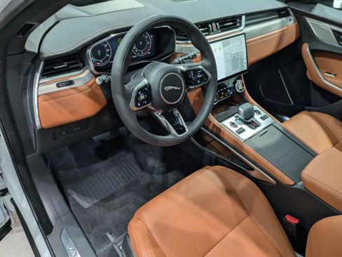 New 2026 Jaguar F-PACE R-Dynamic S image 7