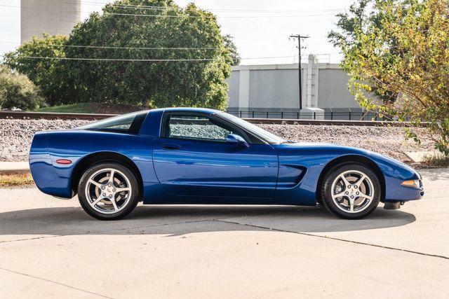 Used 2003 Chevrolet Corvette Coupe w/ Preferred Equipment Group RWD image 12