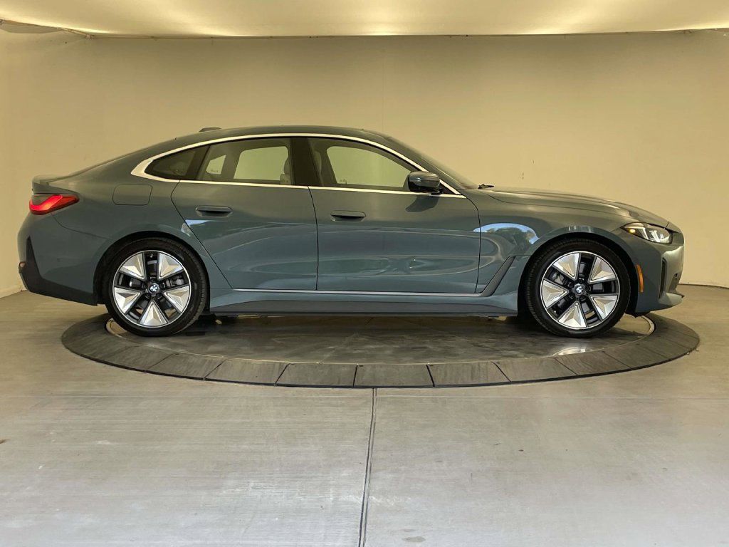 Used 2025 BMW i4 xDrive40i w/ Premium Package AWD/4WD image 6