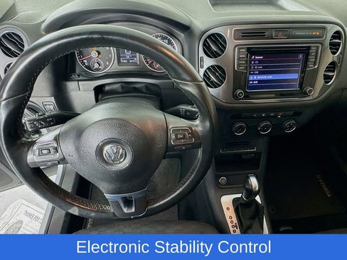 Used 2018 Volkswagen Tiguan Limited w/ Premium Package image 14