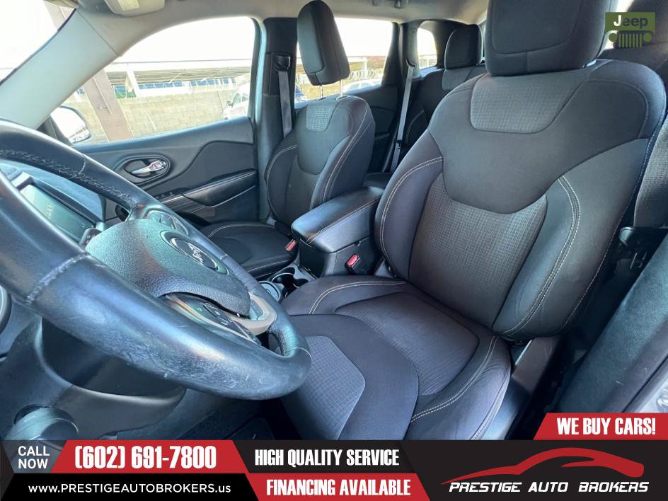 Used 2015 Jeep Cherokee Latitude w/ Comfort/Convenience Group FWD image 20