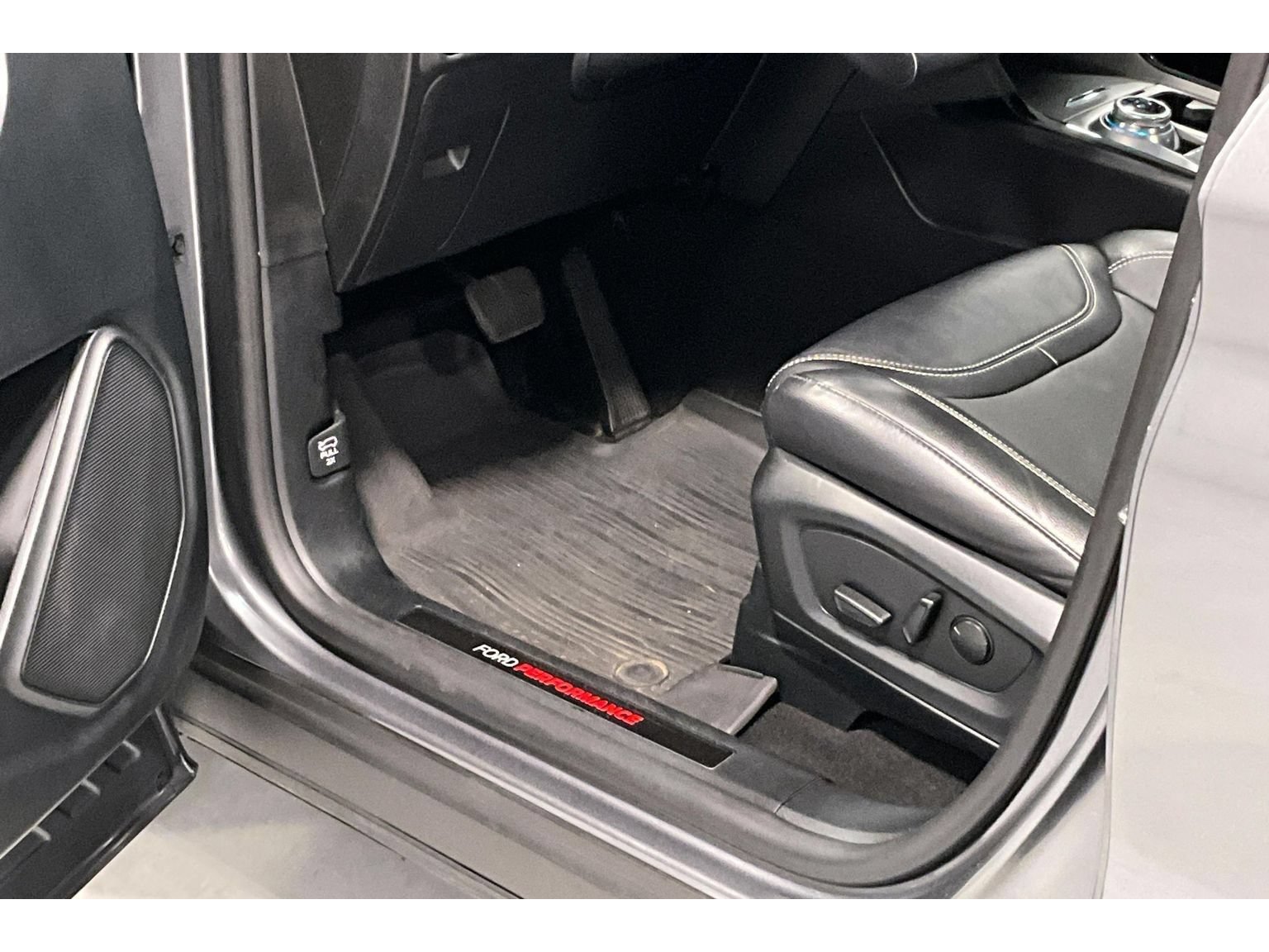 Used 2024 Ford Explorer ST w/ Equipment Group 401A AWD/4WD image 27