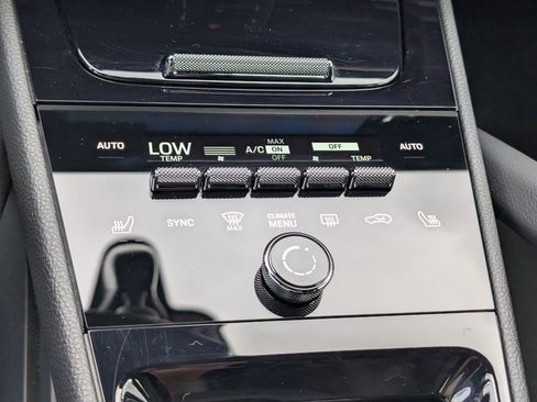 New 2025 Porsche Cayenne Coupe image 17