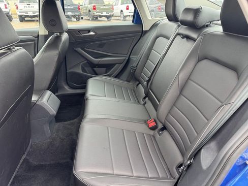 Used 2024 Volkswagen Jetta SE image 8