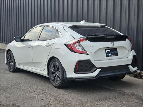 Used 2018 Honda Civic EX image 3
