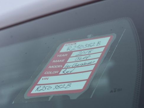 Used 2018 Jeep Grand Cherokee Limited w/ Mopar Chrome Edition Group image 36