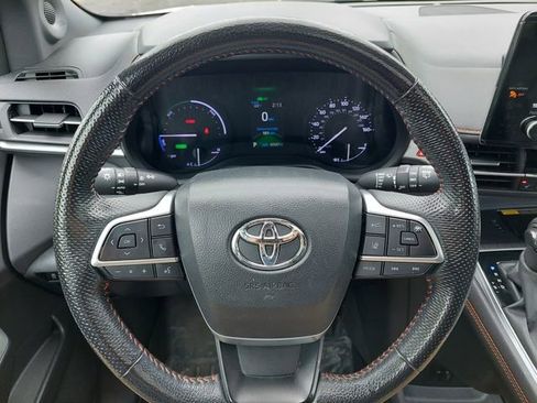 Used 2024 Toyota Sienna XSE w/ XSE Plus Package AWD/4WD image 38